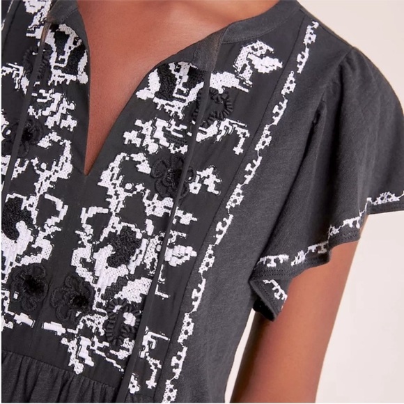 By Anthropologie Embroidered Black and White Women's Top Size XXS - Picture 2 of 11